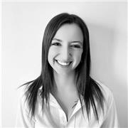 Sono una studentessa di Architettura all’ultimo anno dell’Università D’Annunzio, do lezioni private a bambini delle elementari